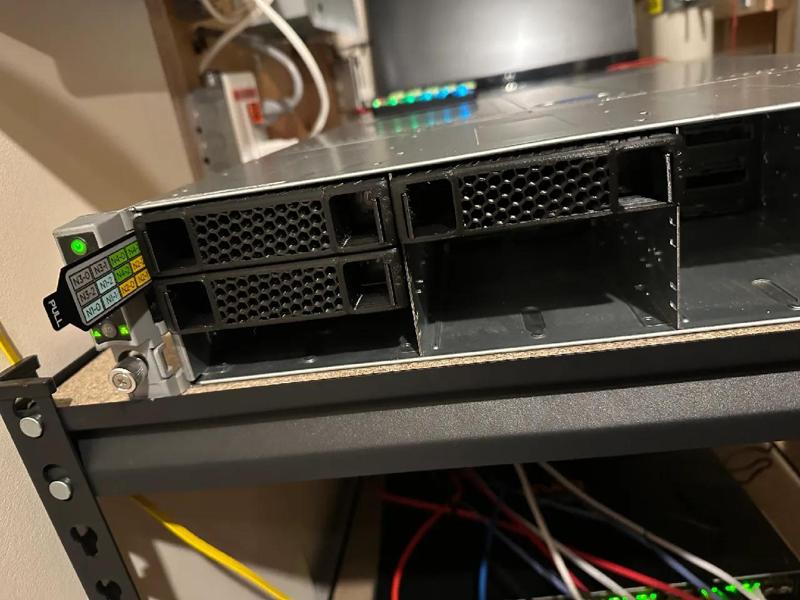 Cohesity Drive Caddy for 2.5 & 3.5 Hard Drives   