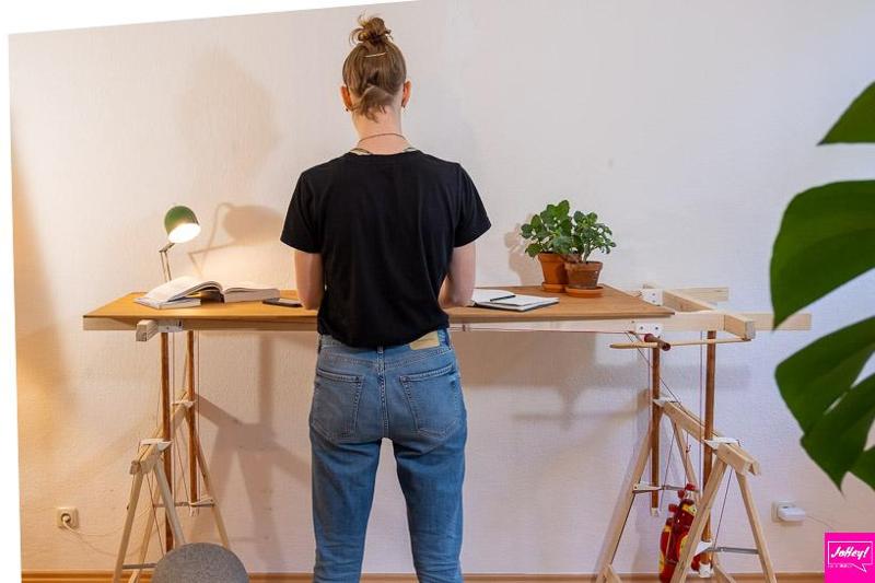 Kochlöffel - DIY height adjustable table on a budget