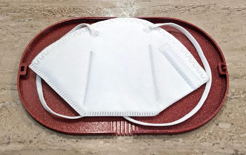 Foldable FFP or N95 mask case