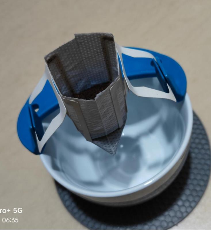 Filter hanging coffee adapter, converting large cups for brewing