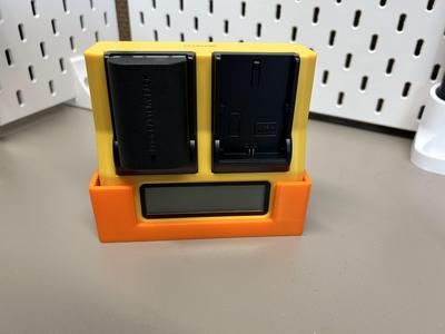 Skadis Halterung / holder  Patona Ladegerät battery / charger Canon LP6