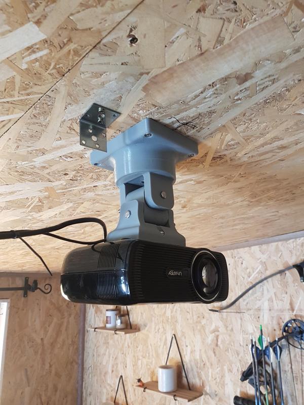 Universal Projector Mount