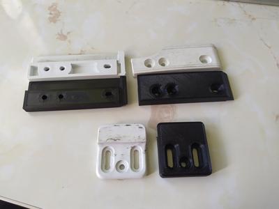 Крепление дверей на старый встроенный двухдверный холодильник. Fixing the doors to the old built-in two-door refrigerator.