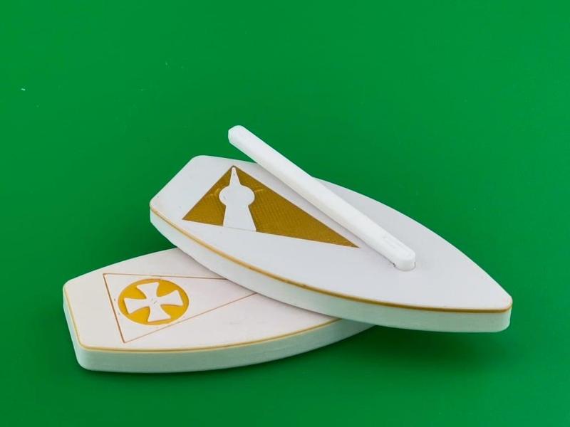 Magnetic Sailboat for Coaches