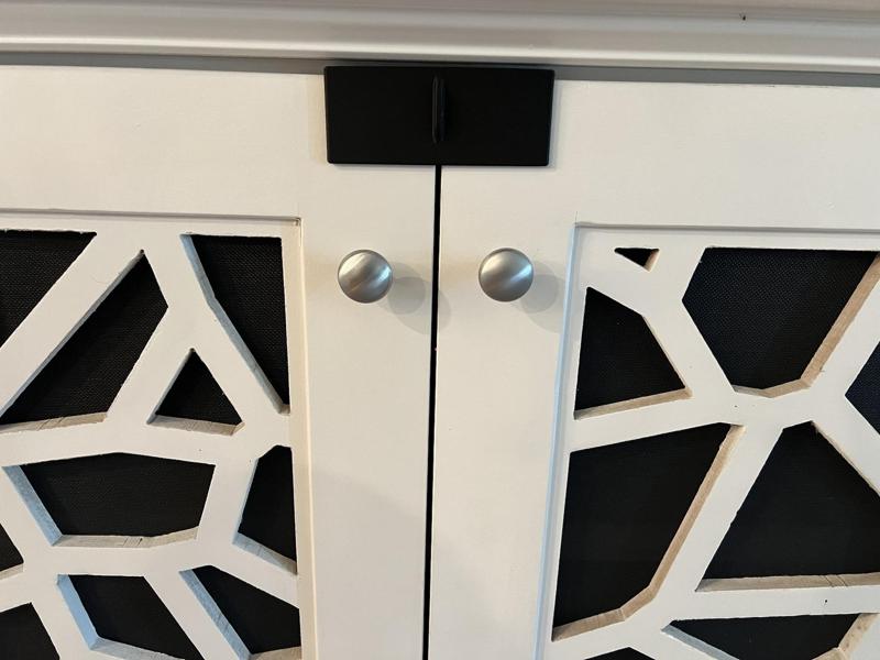 SlideGuard: Keeping Kids from Cabinets (parametric)