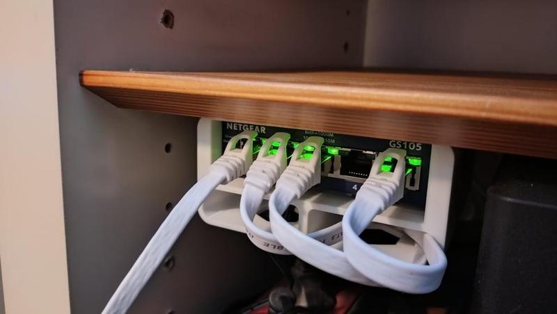 Netgear GS105 UnderDesk mount Easy2Print