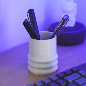 MINIMALIST MODERN PEN HOLDER