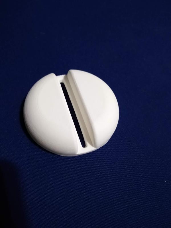 phone stand with amplifier for bottom facing speakers