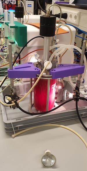 Utility clamp holder for Applikon bioreactor