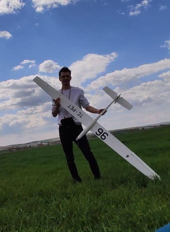 Cirrus RC powered glider
