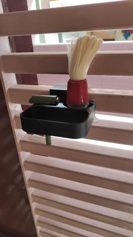 Wall Mount Shaving Kit