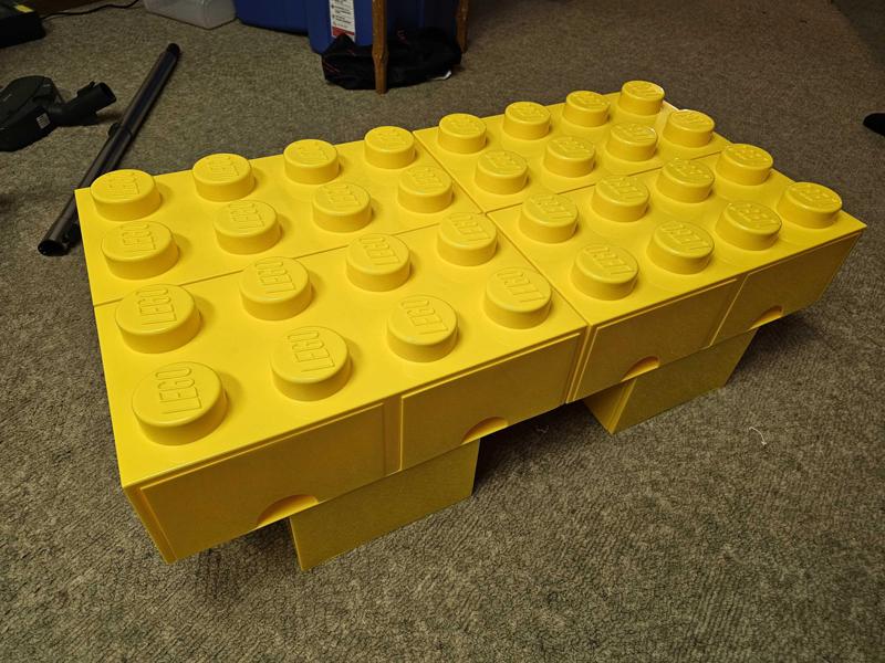 Lego Coffee Table spacing and assembly clips