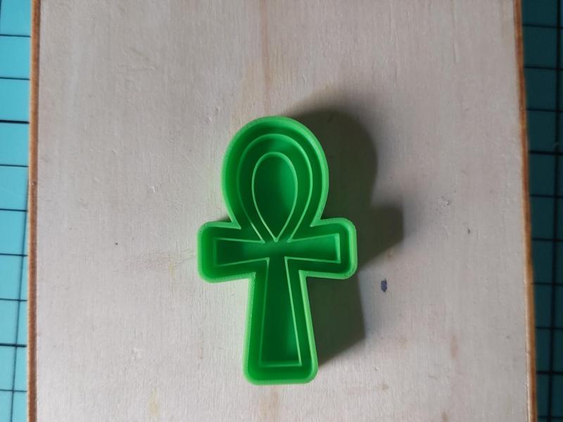 Egyptian cross cutter