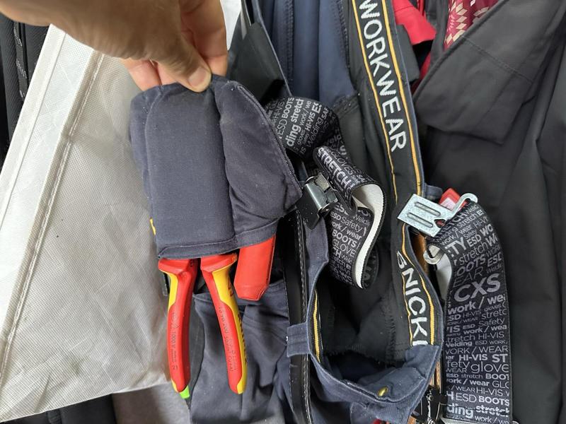 Pocket holder for Knipex 13 96 200 plier