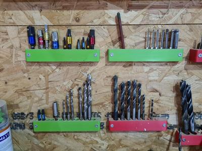 screwdriver bit and drill bit holder