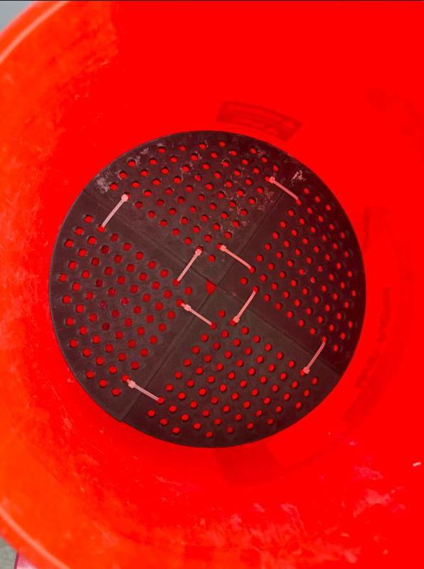 Self Watering - 5 Gallon Bucket Base