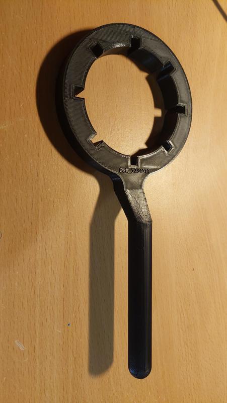 klíč pro IBC příruby 8 zubů