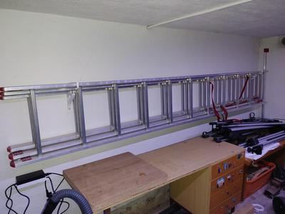 Ladder hanger