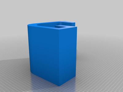 Lid clips for  IKEA SAMLA storage boxes with a fat gasket.