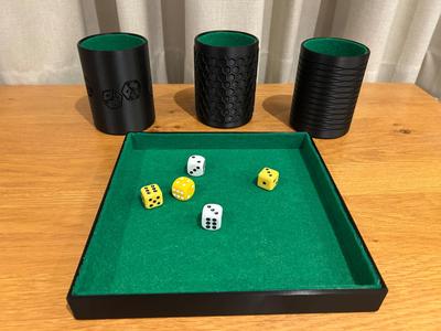Dice rolling set