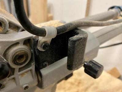 Makita LS 1018L Cable management clip