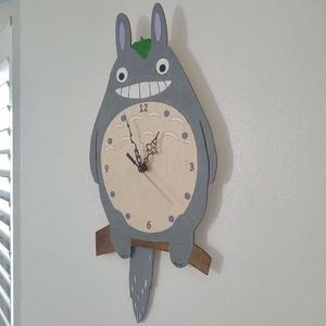 Laster-cut Totero clock