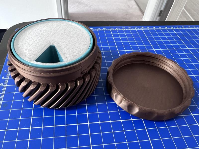 Pills Separator for the 7cm x 5cm Container Pod by Squinn