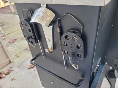 BBQ Food Probe Spool w/Magnets