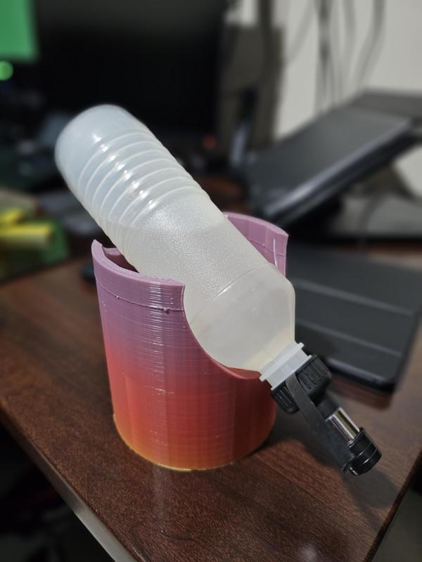 Pet Water Bottle Stand V.2