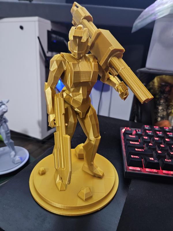 Master chief 1999 macworld statue