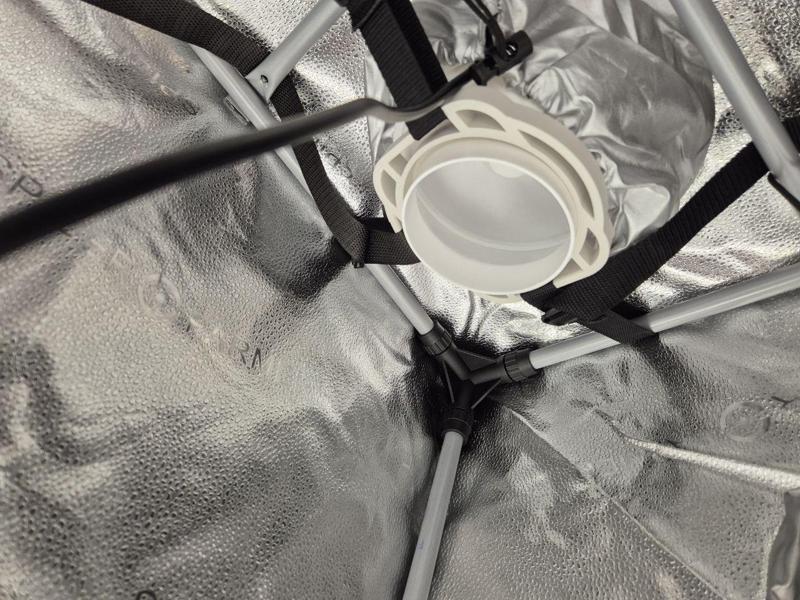 Growbox exhaust holder