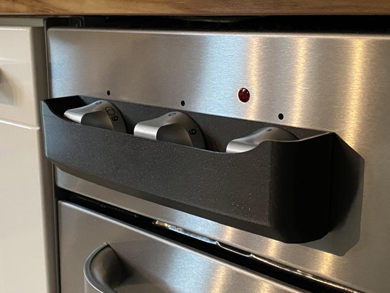 Child safeguard for oven knobs