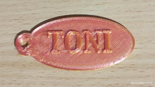 LLAVERO TONI = KEY RING TONI