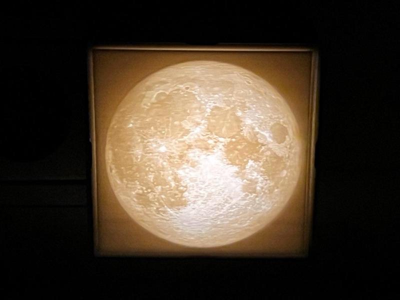 full moon at xmas - night light - mörkrädd