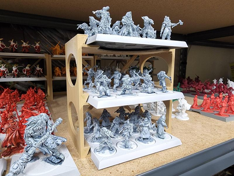 Shelf that works with Song of Ice and Fire Tabletop Miniatures Game