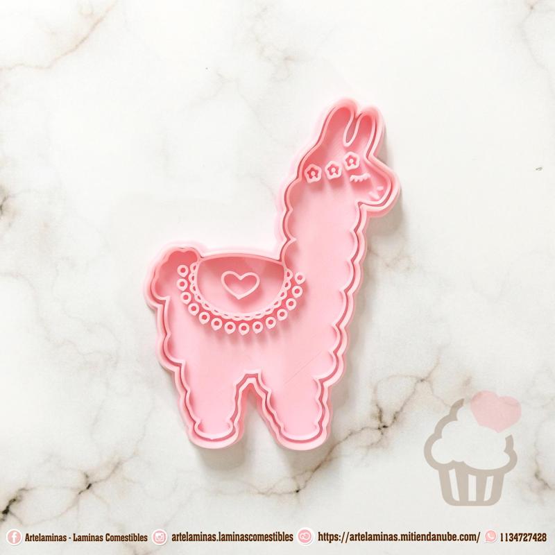 Llama cookie cutter
