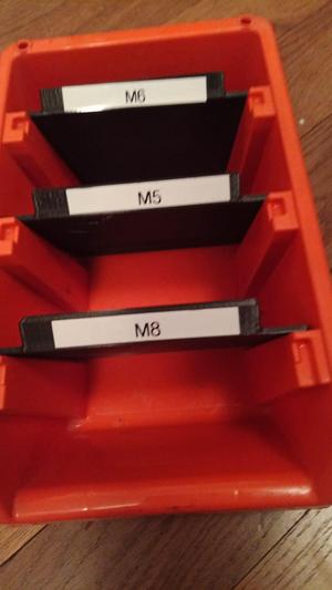 přepážka do boxů