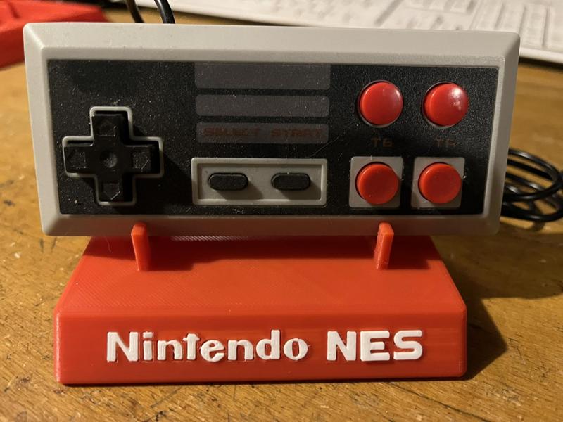 Stojan, stojanek na ovladac Nintendo NES
