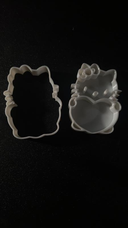 Hello Kitty holding heart - Valentines Day