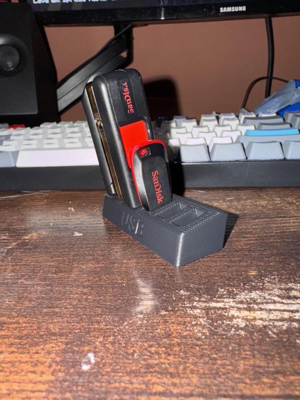 Simple USB Holder that just works. | READ DESCRIPTION
