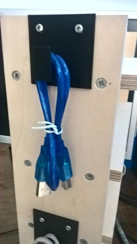 Halterung für Kabel und etc...