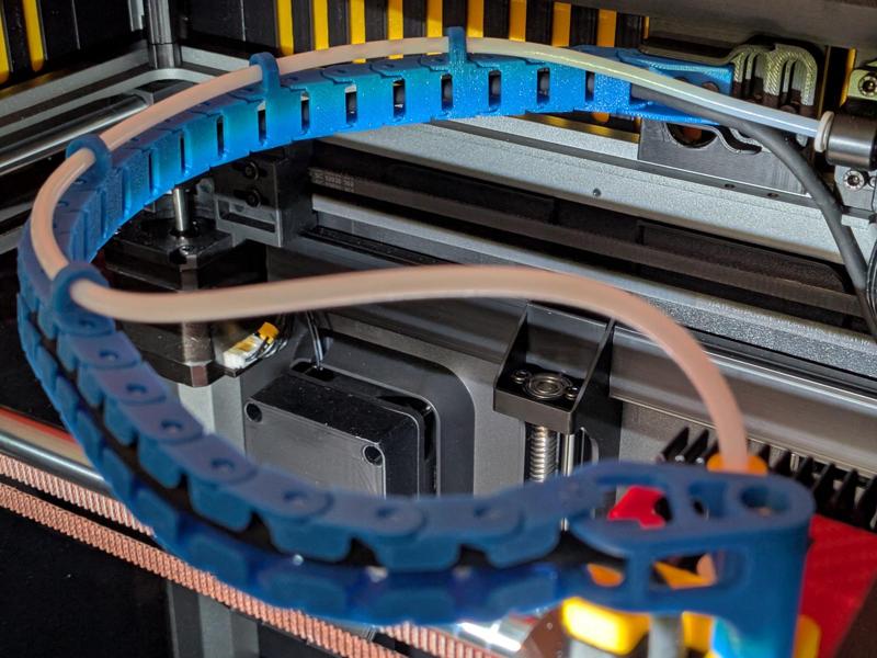 Cable Chain Link with PTFE Tube Guide