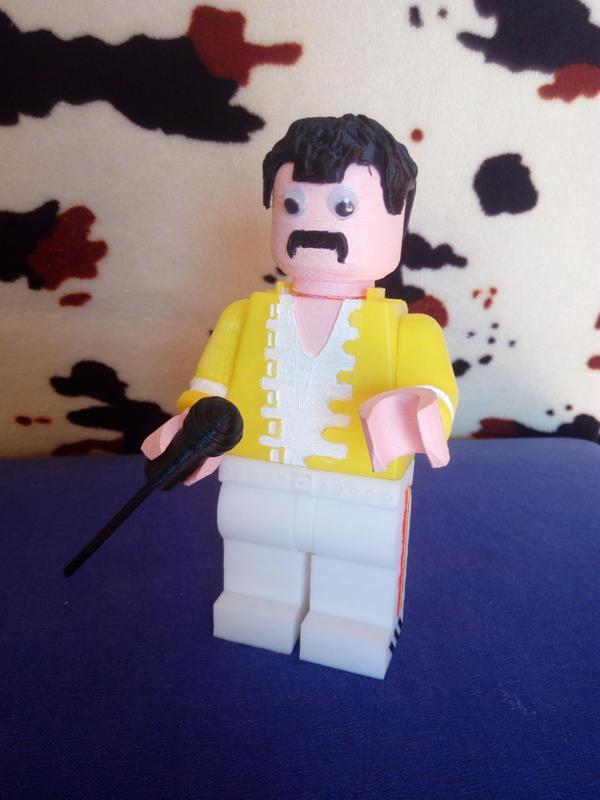 HEAD FREDDY MERCURY LEGO GIANT