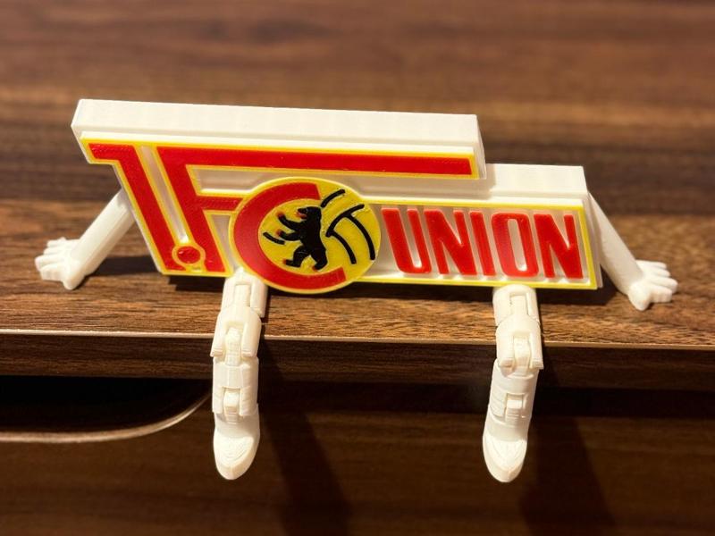 1. FC Union Berlin Logo with Wobbly Legs