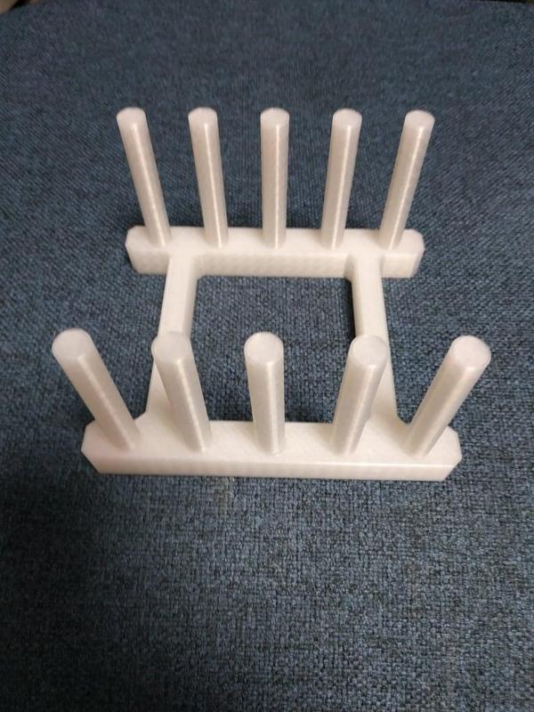 Simple dish stand