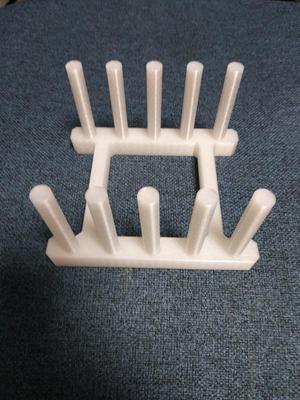 Simple dish stand