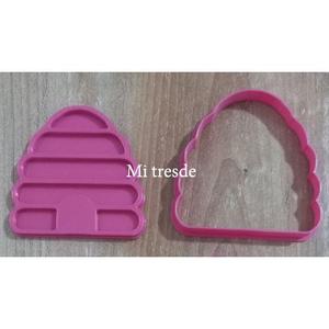 bee hive or honeycomb cutter and marker