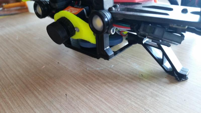 Soporte orientable para camara ccd en runner250