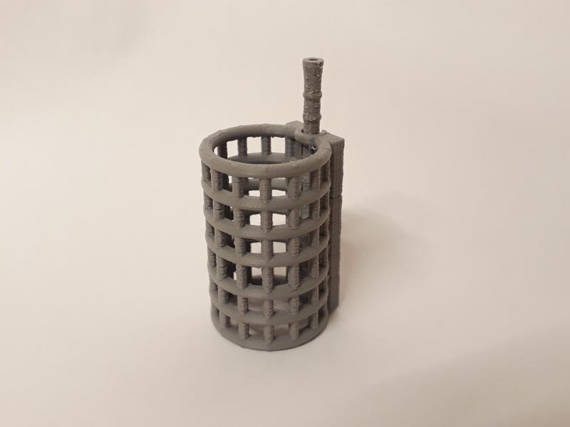 Open ended feeder with stem