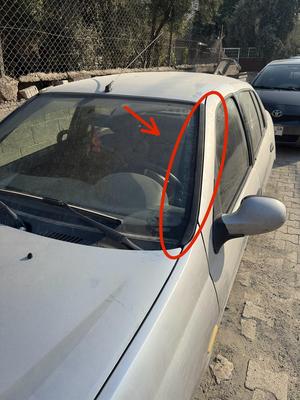 Renault Symbol Thalia windshield edge trim (2009-2012)